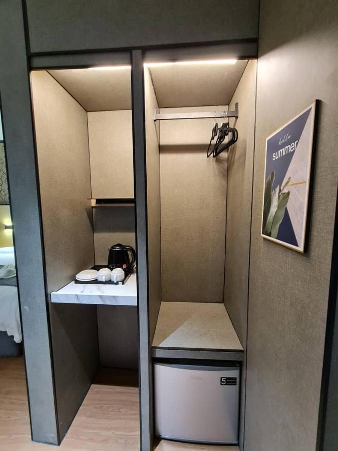 Extreme Boutique Hotel Клуанг Экстерьер фото