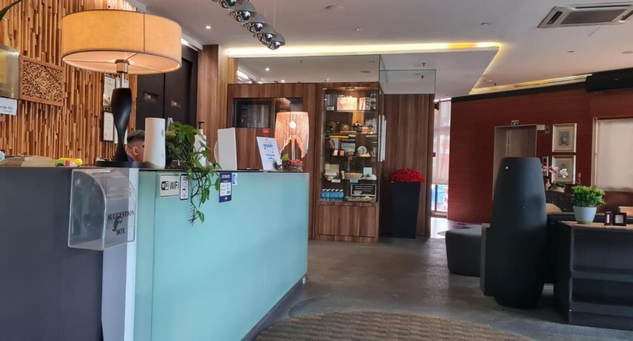 Extreme Boutique Hotel Клуанг Экстерьер фото