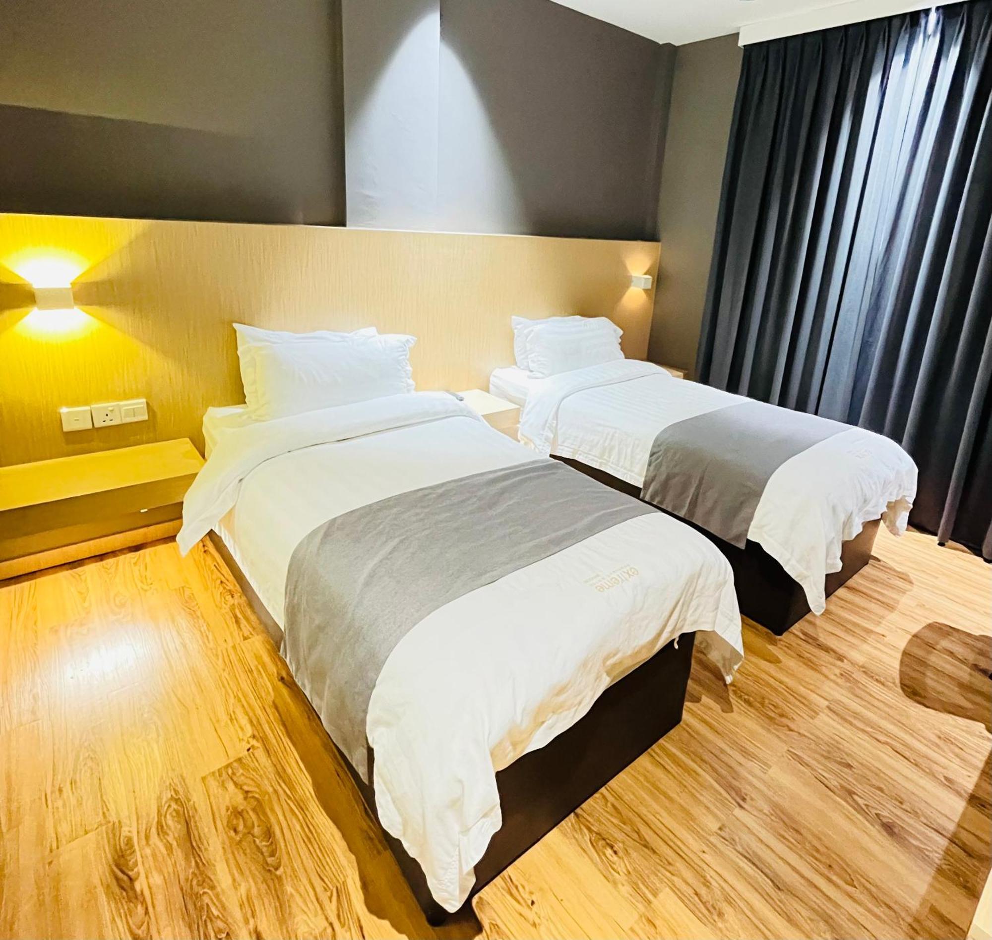 Extreme Boutique Hotel Клуанг Экстерьер фото