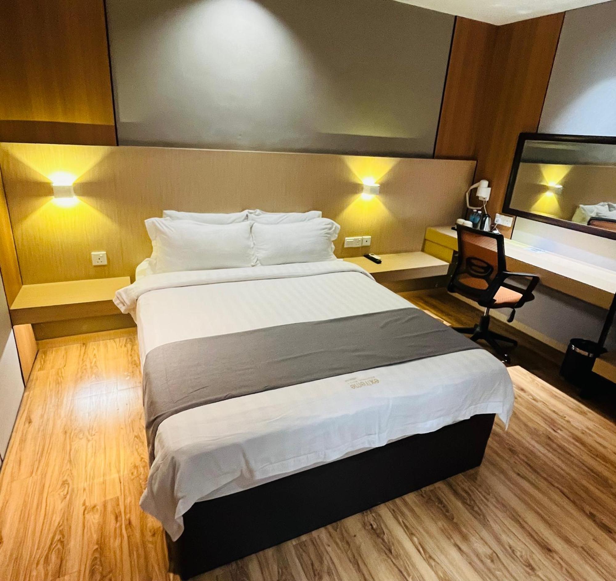 Extreme Boutique Hotel Клуанг Экстерьер фото