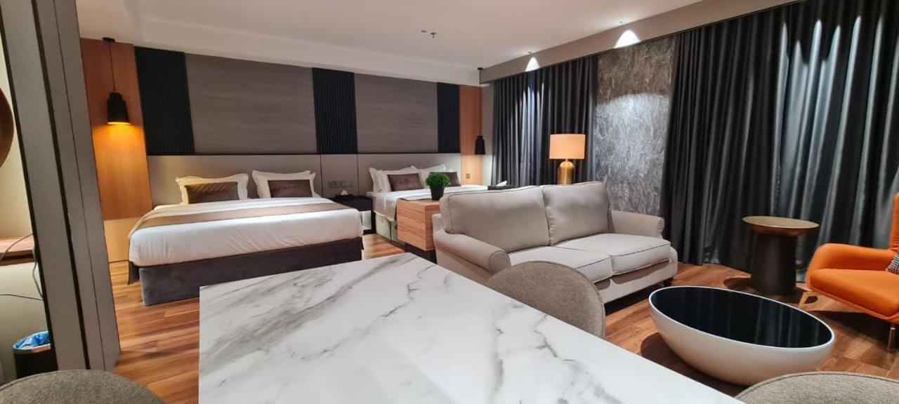 Extreme Boutique Hotel Клуанг Экстерьер фото