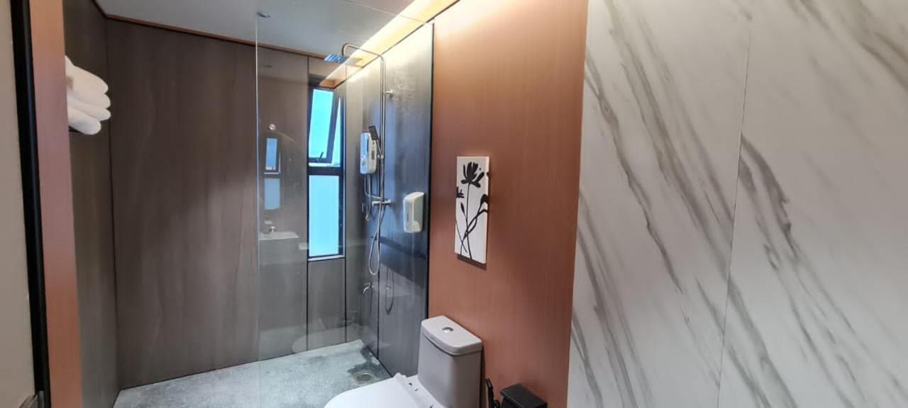Extreme Boutique Hotel Клуанг Экстерьер фото